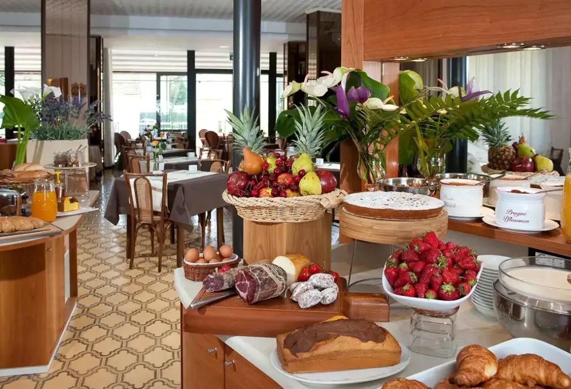 Restauracja i jedzenie w hotelu Gabriella
