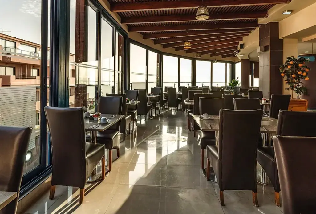 Restauracja i jedzenie w hotelu Galini Sea View (Agia Marina)