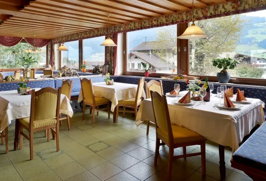 Restauracja i jedzenie w hotelu Gasthof Jager