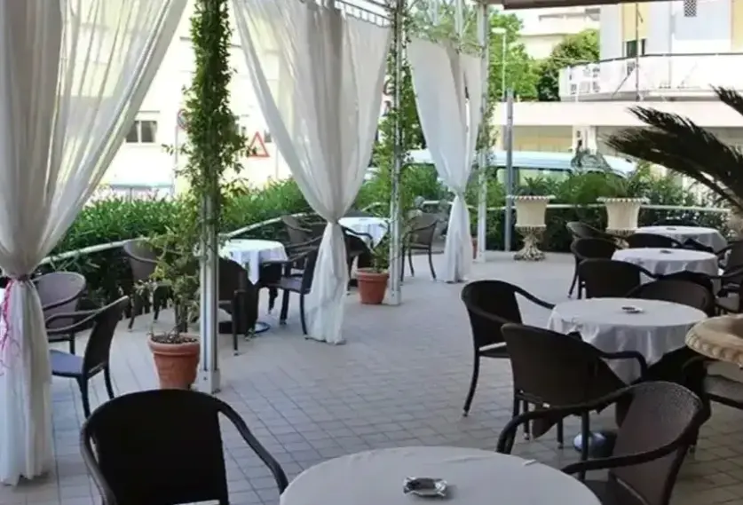 Restauracja i jedzenie w hotelu Gaston