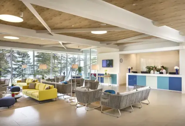 Lobby hotelu Girandella Maro Suites by Valamar (Istria)