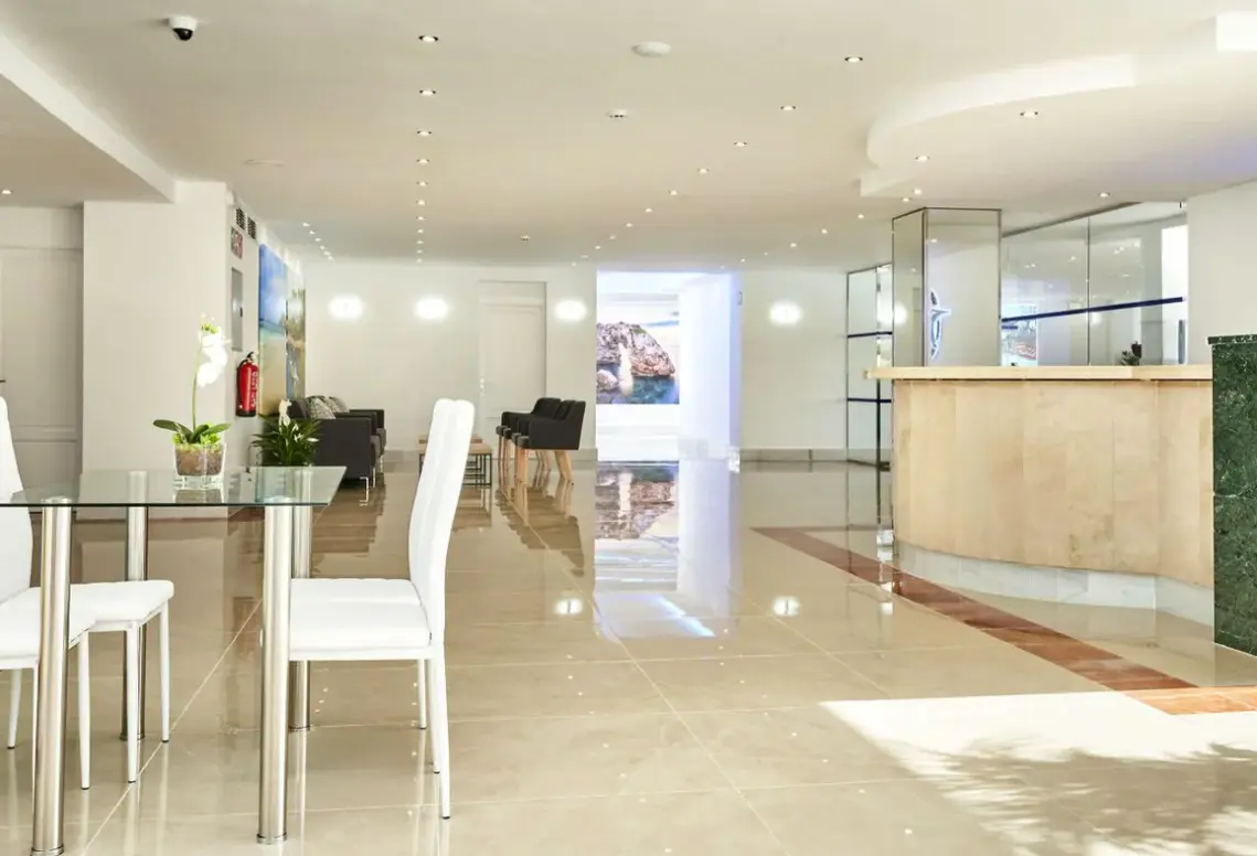 Lobby hotelu Globales Torrenova (ex. Globales Magaluf)