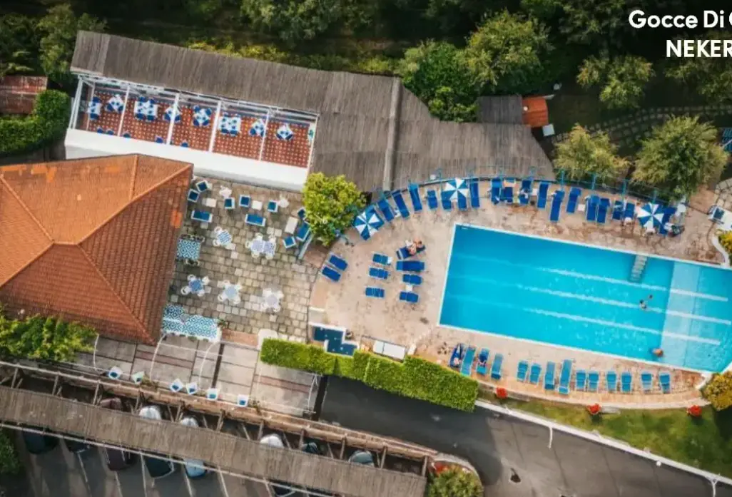 Basen w hotelu Gocce di Capri