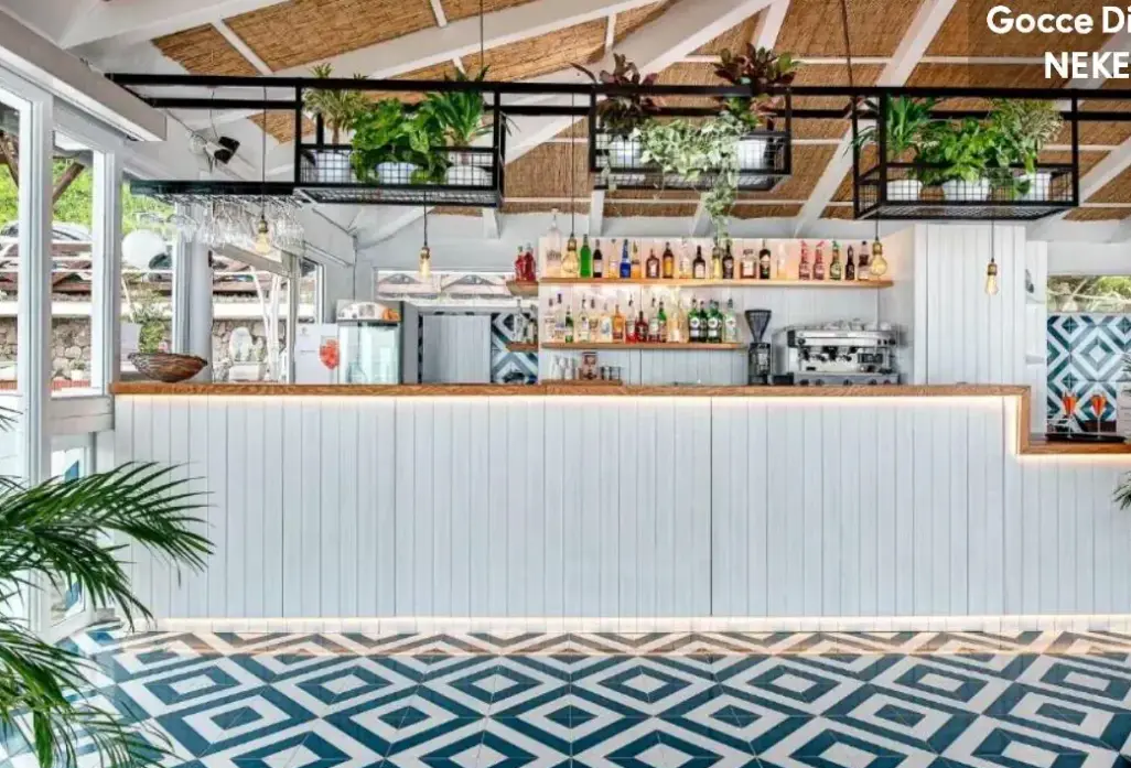 Restauracja i jedzenie w hotelu Gocce di Capri