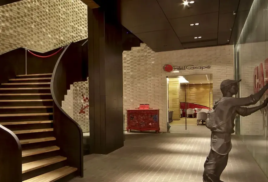 Lobby hotelu Graffit Gallery