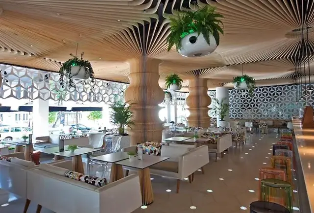 Restauracja i jedzenie w hotelu Graffit Gallery
