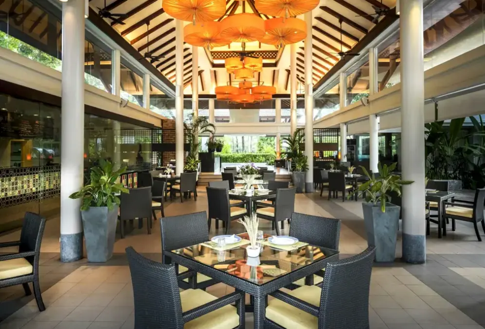 Restauracja i jedzenie w hotelu Homm Suites Laguna (ex Laguna Holiday Club)
