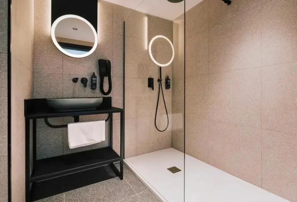 Łazienka w pokoju hotelu ibis Styles ST Pauls Bay Malta