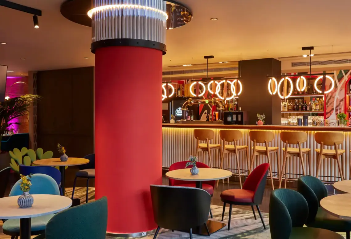 Restauracja i jedzenie w hotelu Indigo Barcelona Plaza Espana