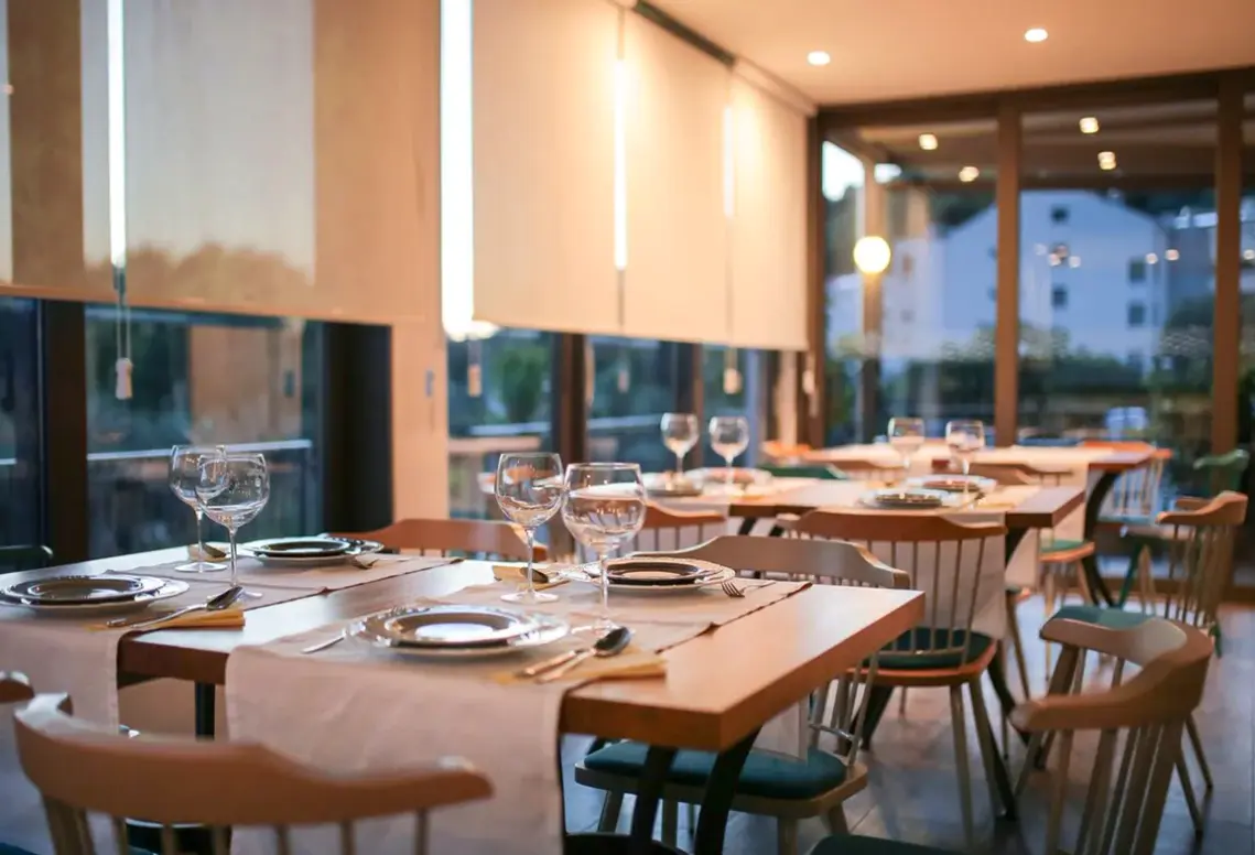 Restauracja i jedzenie w hotelu Ivando