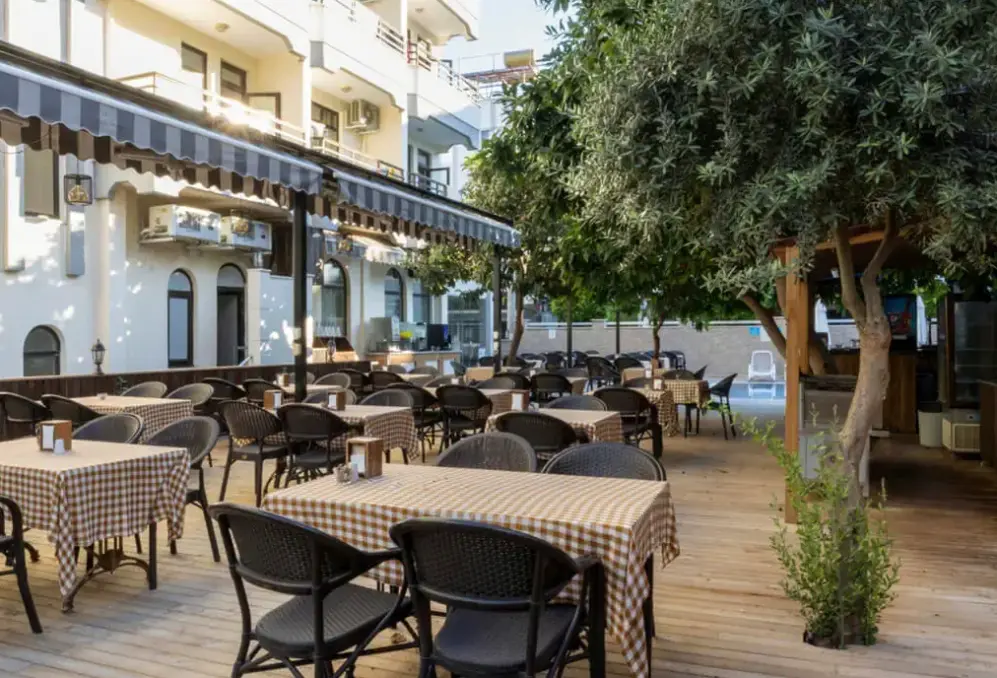 Restauracja i jedzenie w hotelu Kandelor