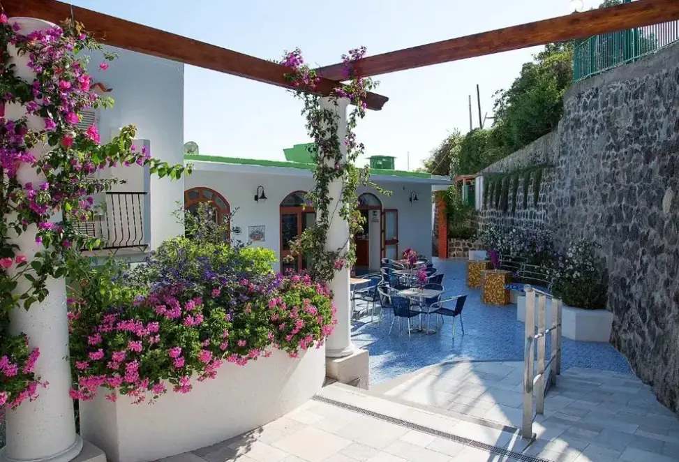 Restauracja i jedzenie w hotelu La Mandorla