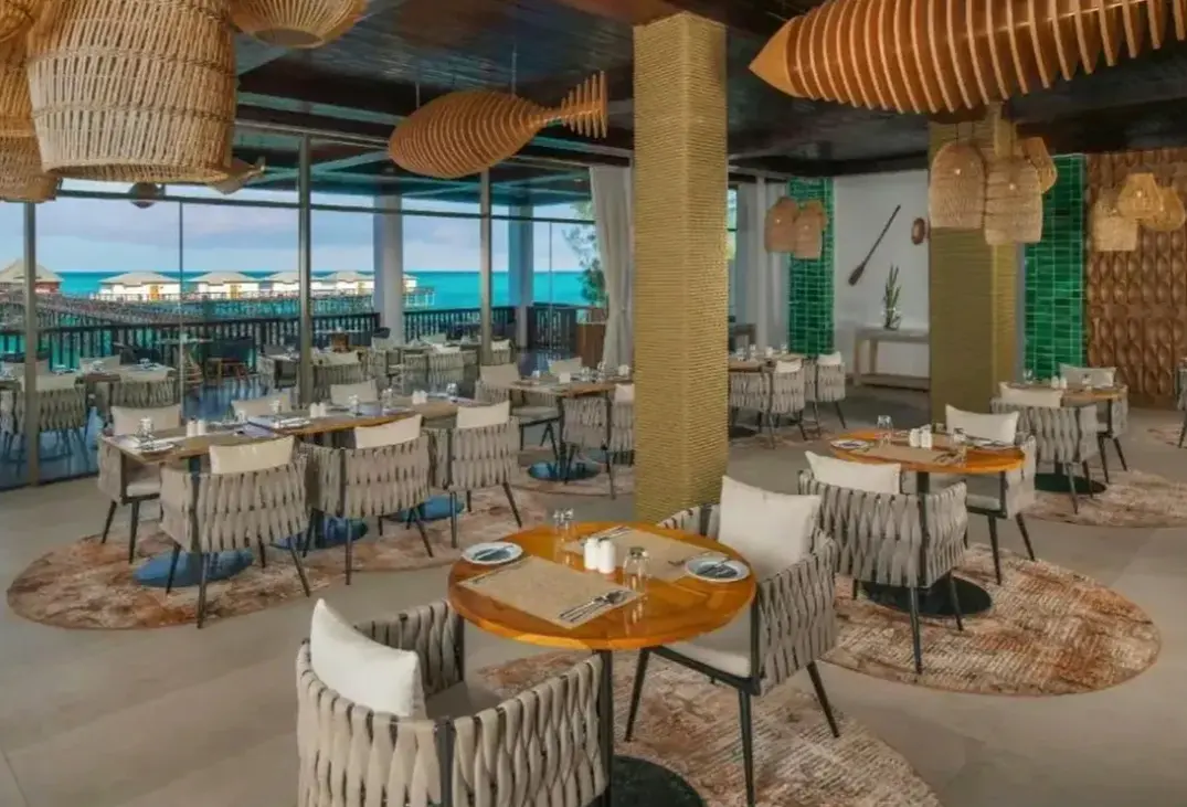 Pokój w hotelu Le Mersenne Beach Resort