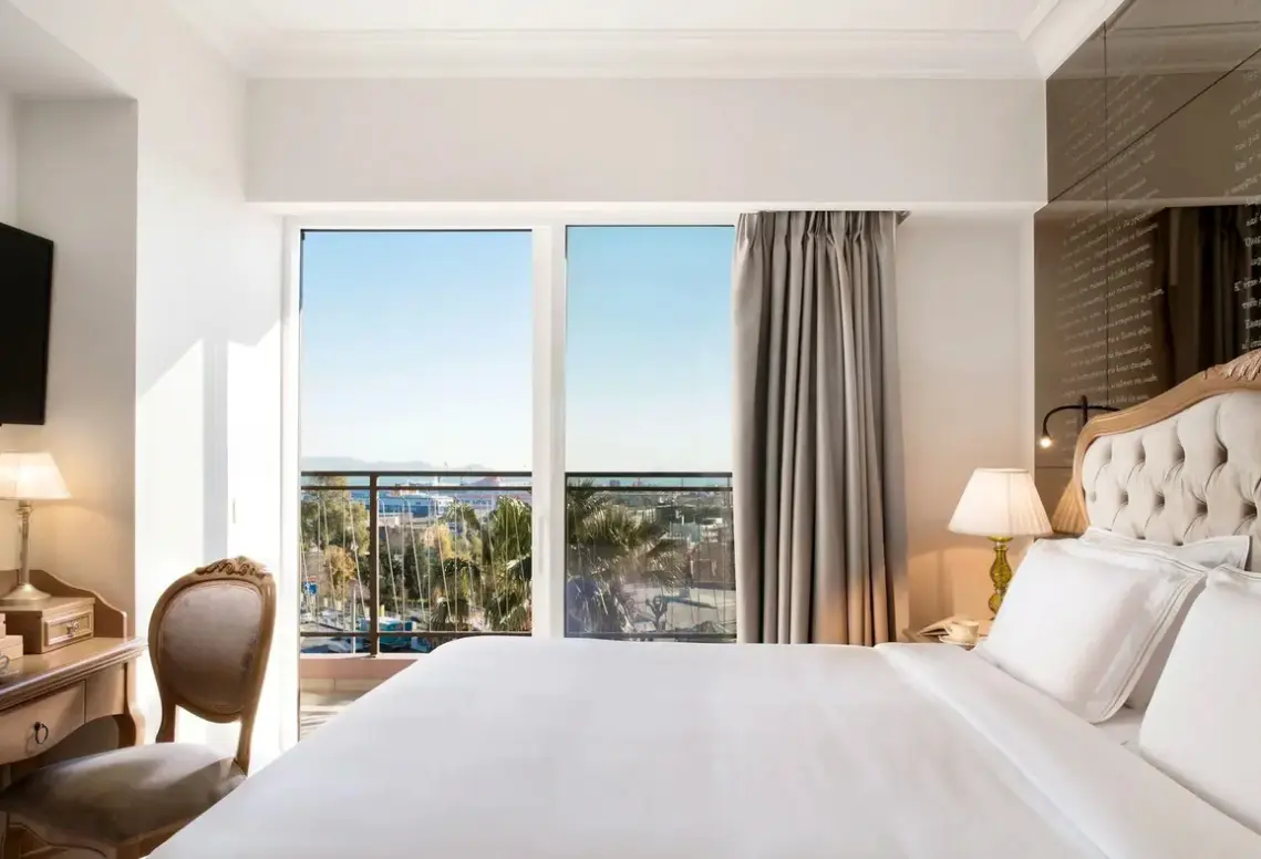 Hotel Legacy Gastro Suites