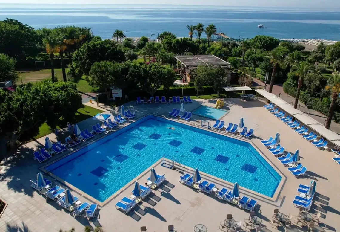 Basen w hotelu Lucida Beach (ex.Novia Lucida)