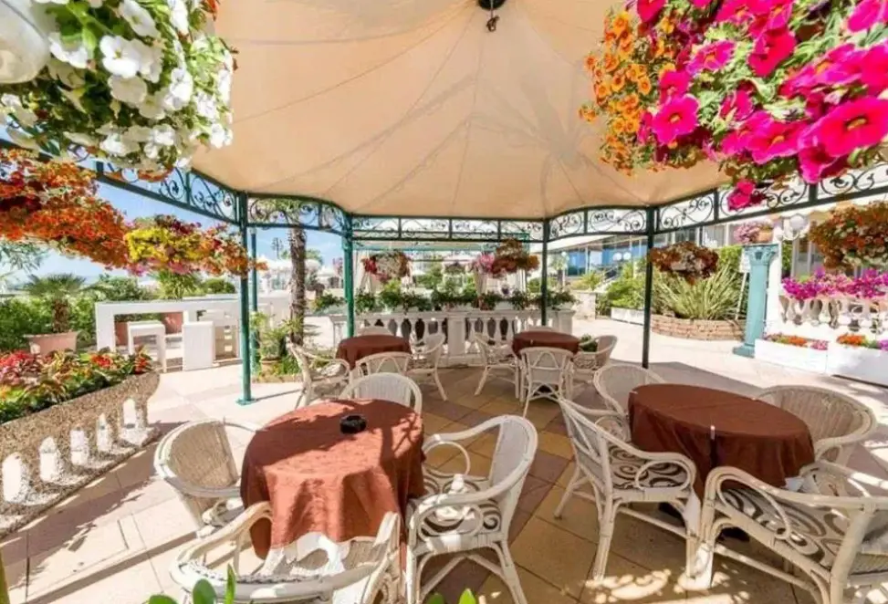 Restauracja i jedzenie w hotelu Luxor & Cairo