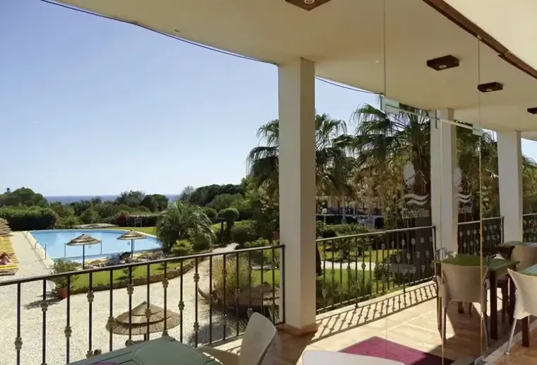 Widok z hotelu Luzmar Villas