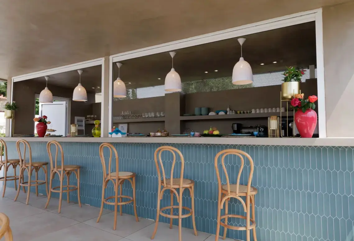 Restauracja i jedzenie w hotelu Maggana Residence
