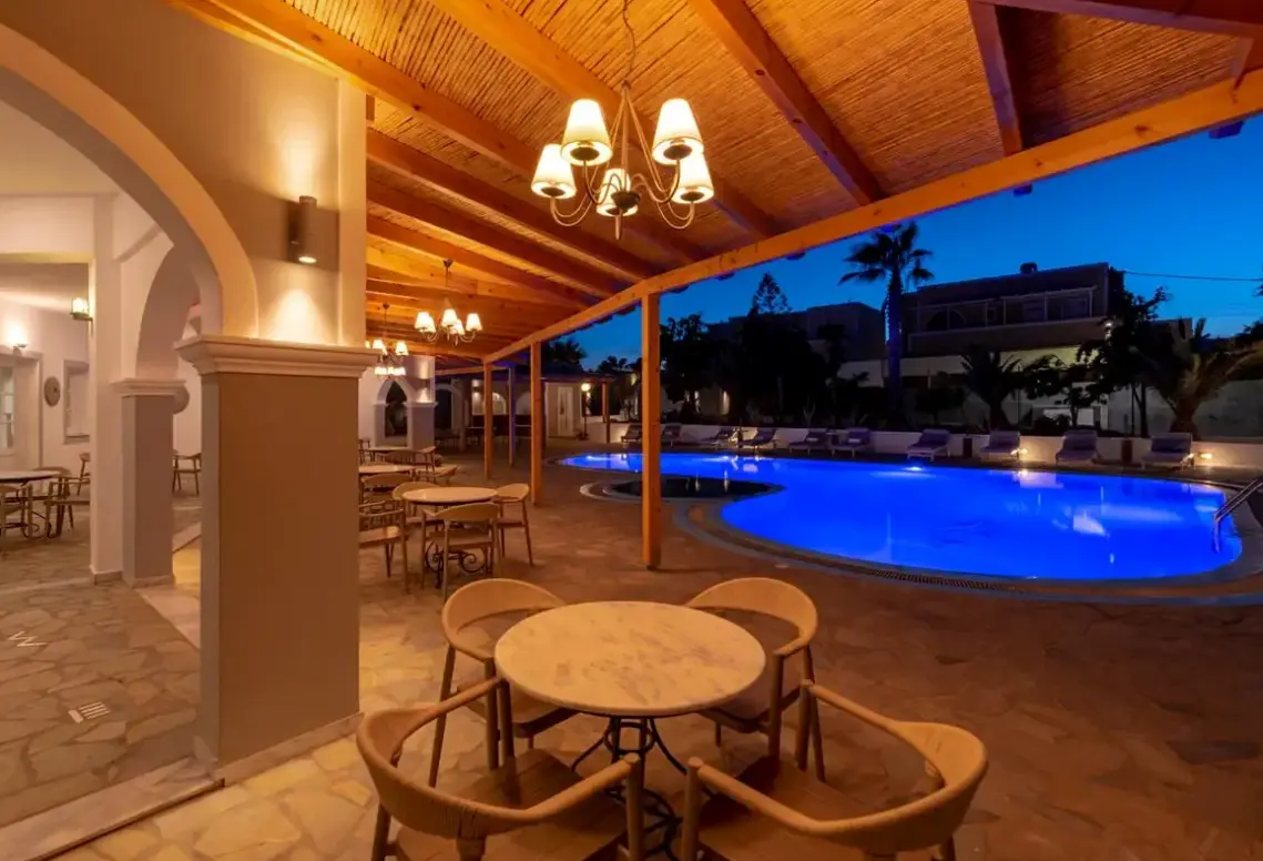 Basen w hotelu Maistros Village
