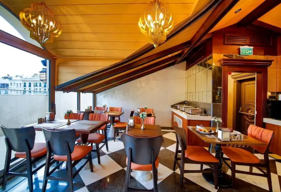 Restauracja i jedzenie w hotelu Manors