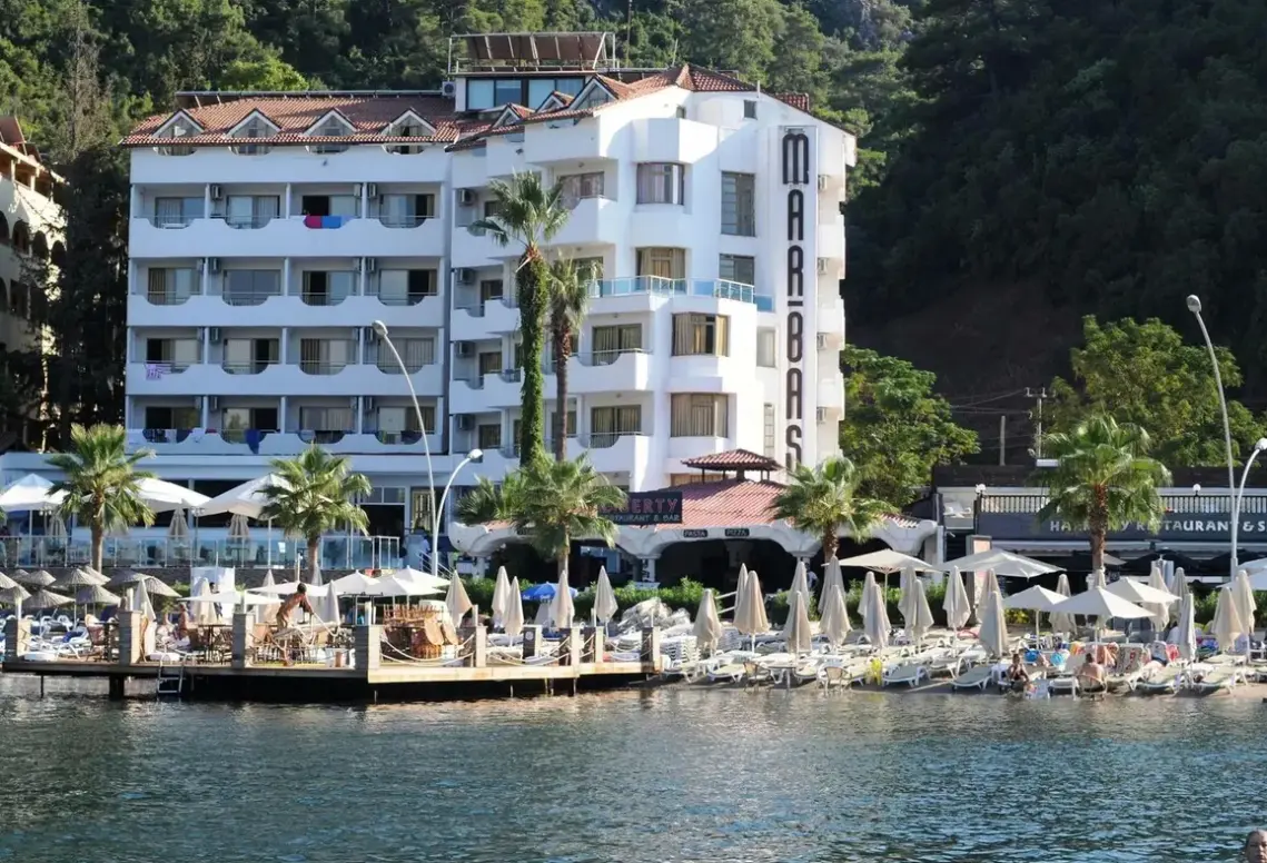 Plaża przy hotelu Marbas