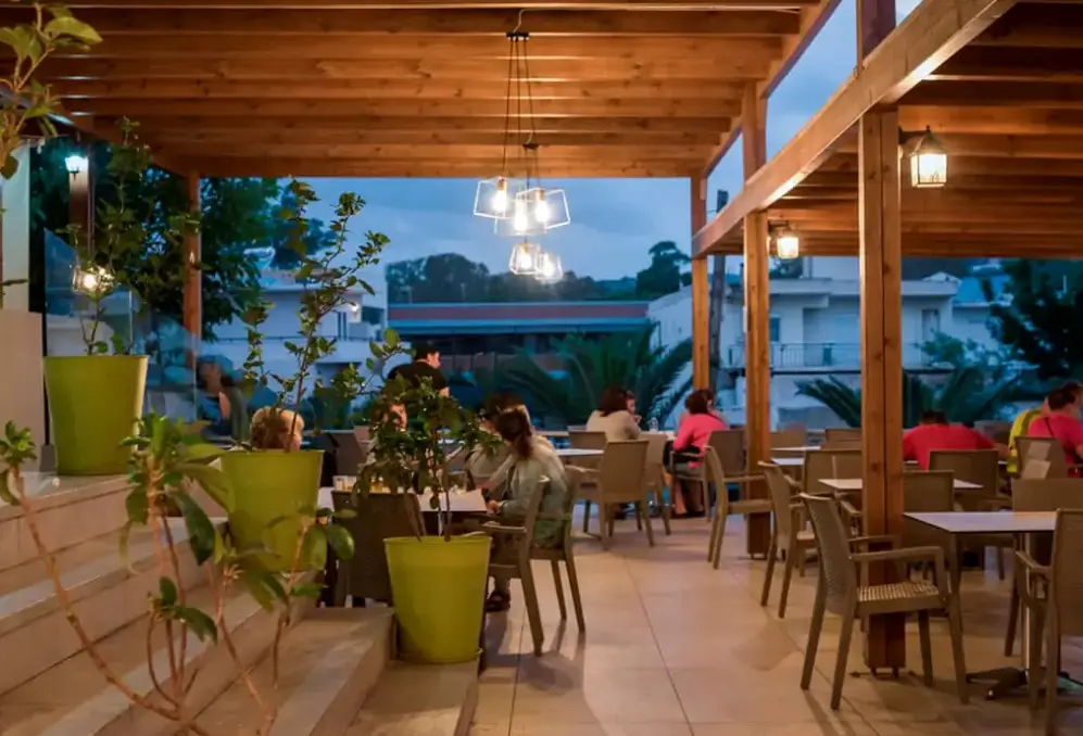 Restauracja i jedzenie w hotelu Mare Garden