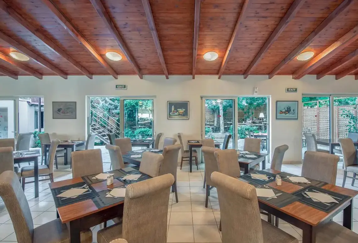 Restauracja i jedzenie w hotelu Marilena (Ammoudara)