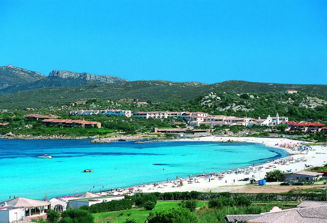 Plaża przy hotelu Marinella Residence