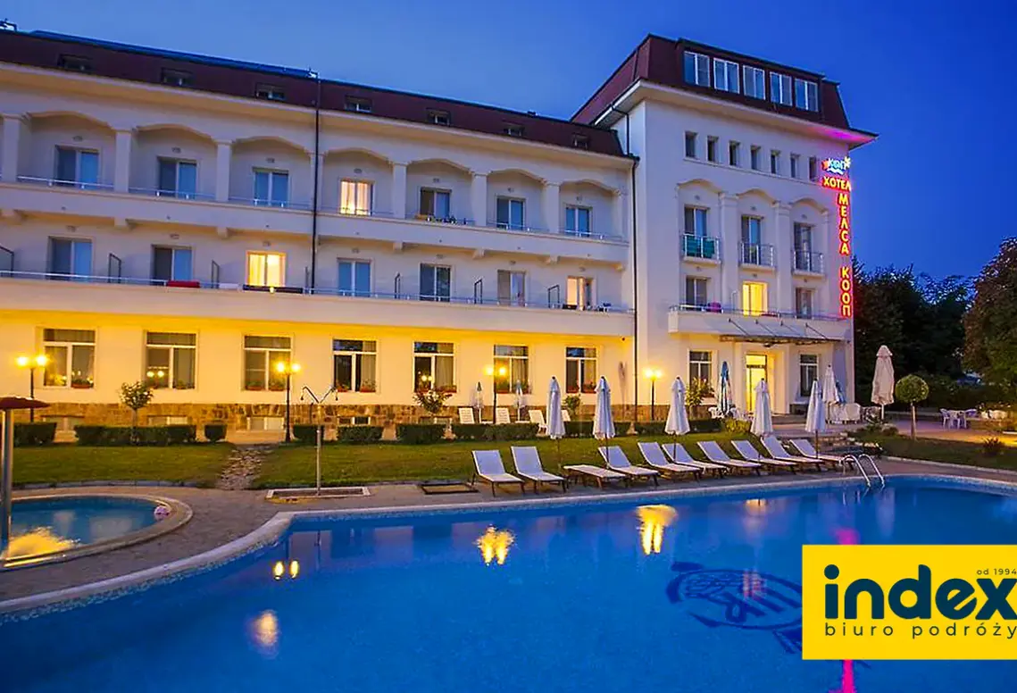 Basen w hotelu Melsa Coop