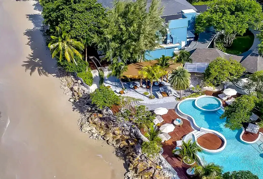 Basen w hotelu Mercure Rayong Lomtalay Villas & Resort