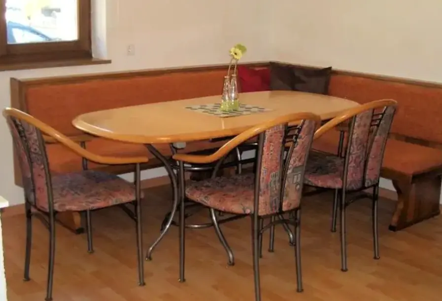 Restauracja i jedzenie w hotelu Moida Ferienwohnung