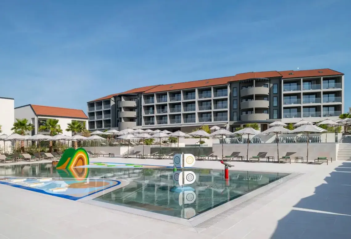 Basen w hotelu Molum (Sveti Filip i Jakov)