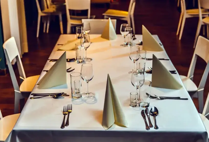 Restauracja i jedzenie w hotelu Montis