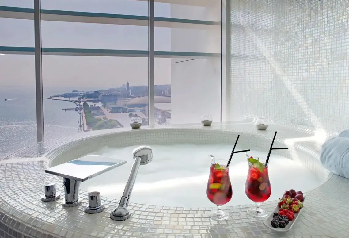 Łazienka w pokoju hotelu Myriad By Sana Hotels