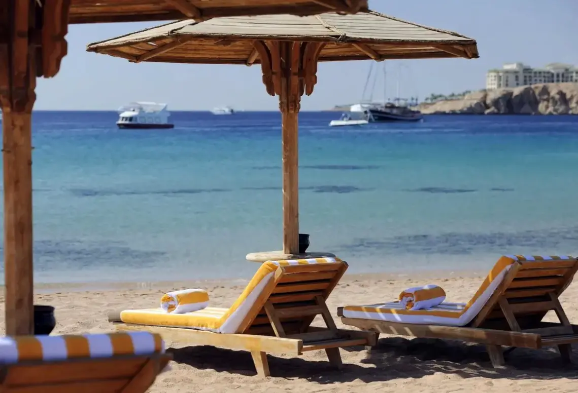 Plaża przy hotelu Naama Bay Promenade Beach Resort