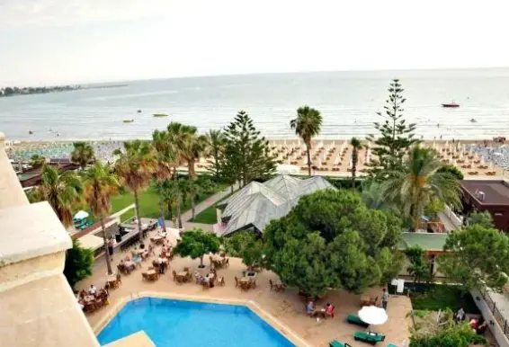 Widok z hotelu Nerton