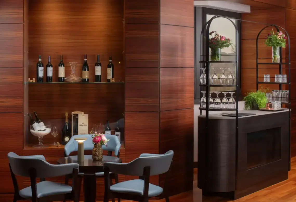 Restauracja i jedzenie w hotelu NH Bologna Villanova