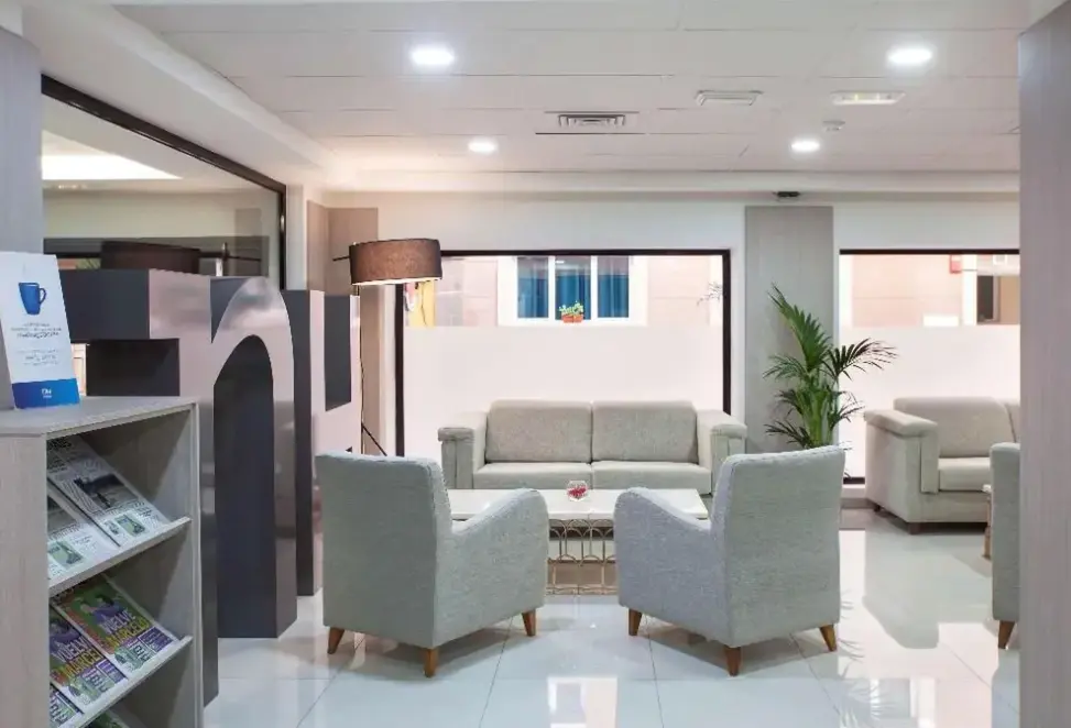 Lobby hotelu NH Las Palmas Playa Las Canteras