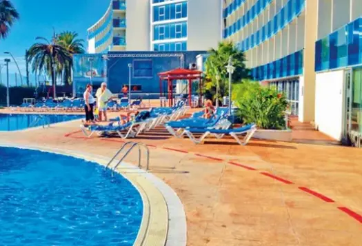 Basen w hotelu Nuba Comarruga (ex Vita)