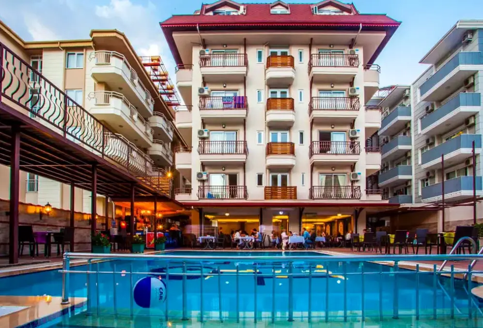 Basen w hotelu Oba Time