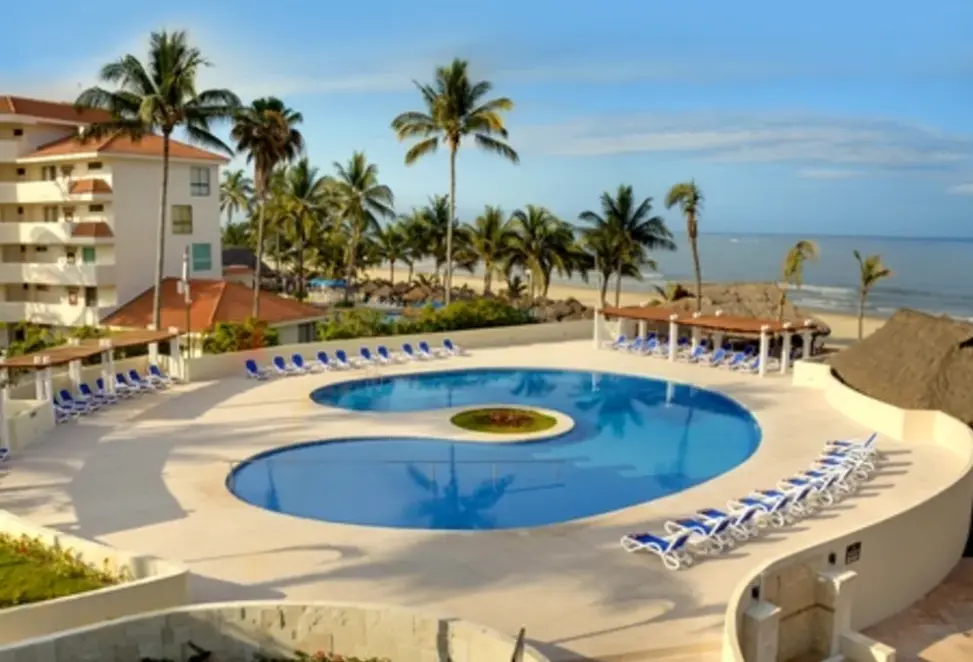 Basen w hotelu Occidental Nuevo (Vallarta)