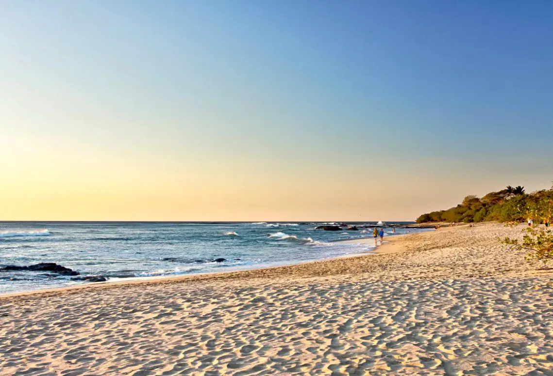 Plaża przy hotelu Occidental Tamarindo