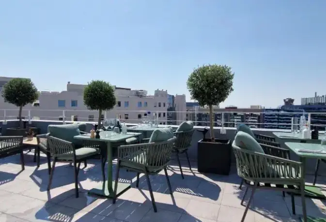 Restauracja i jedzenie w hotelu Okko Nice Aeroport