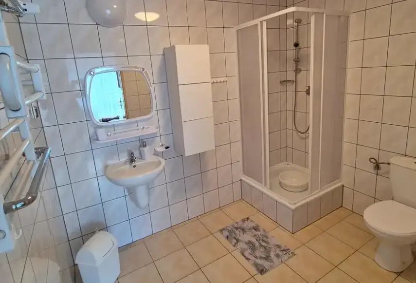 Łazienka w pokoju hotelu Opole Ośrodek Wypoczynkowo - Leczniczy