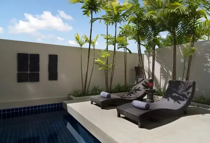 Basen w hotelu Outrigger Surin Beach Resort (ex. Manathai Surin Phuket)