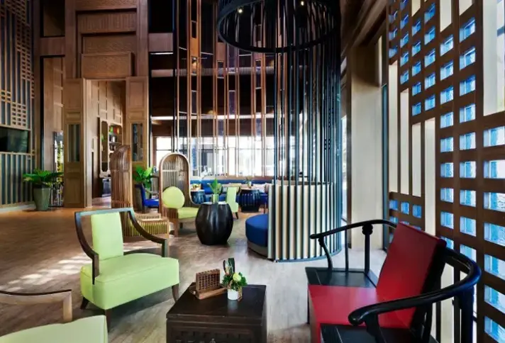 Lobby hotelu Outrigger Surin Beach Resort (ex. Manathai Surin Phuket)