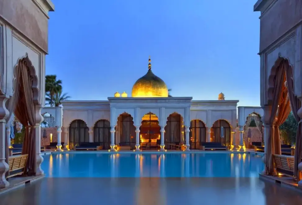 Basen w hotelu Palais Namaskar