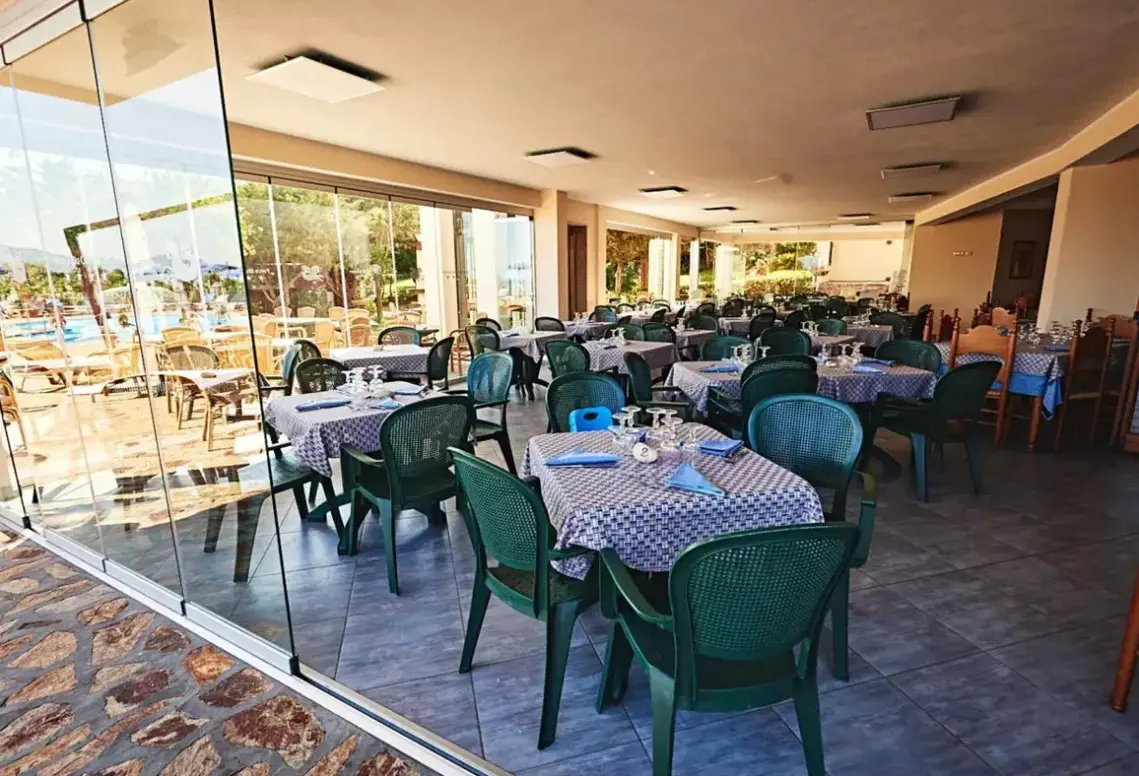 Restauracja i jedzenie w hotelu Parco Blu Club Resort