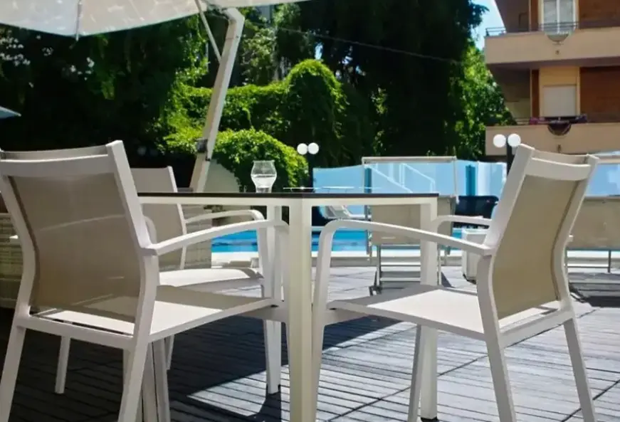 Basen w hotelu Park (Cattolica)