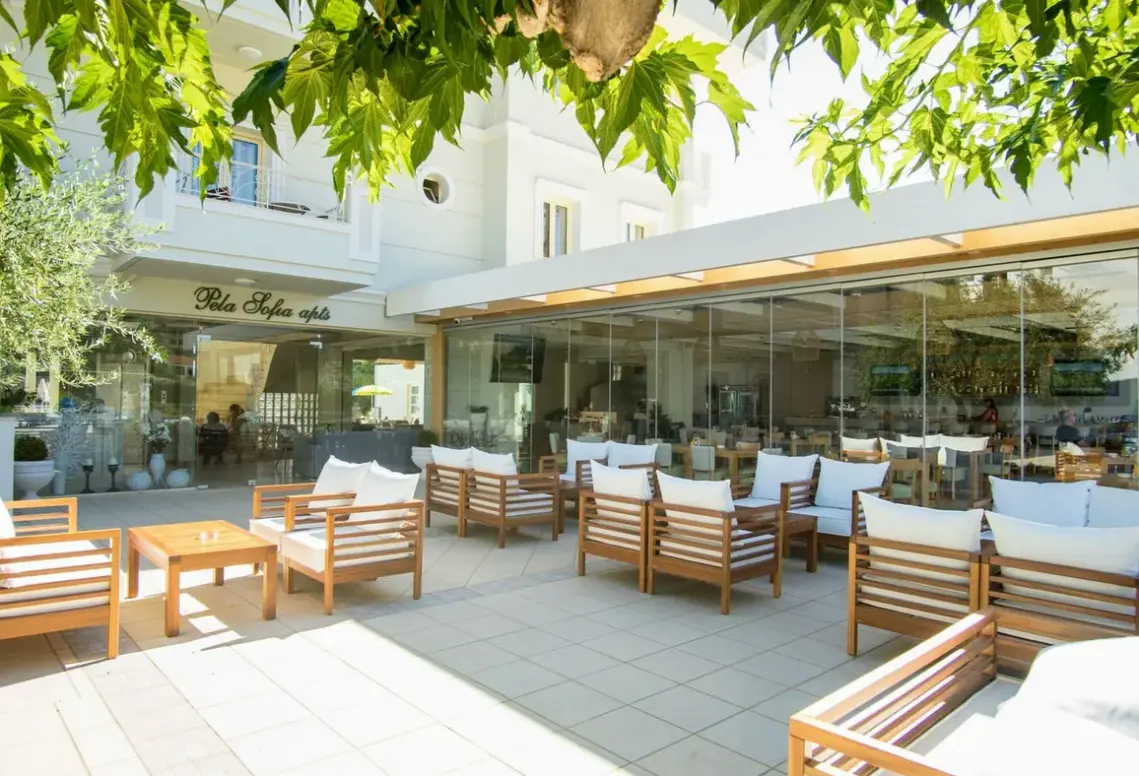 Restauracja i jedzenie w hotelu Pela Sofia